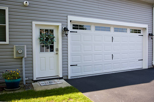 24/7 Emergency Garage Door Panel Replacement experts in Morris, OK
